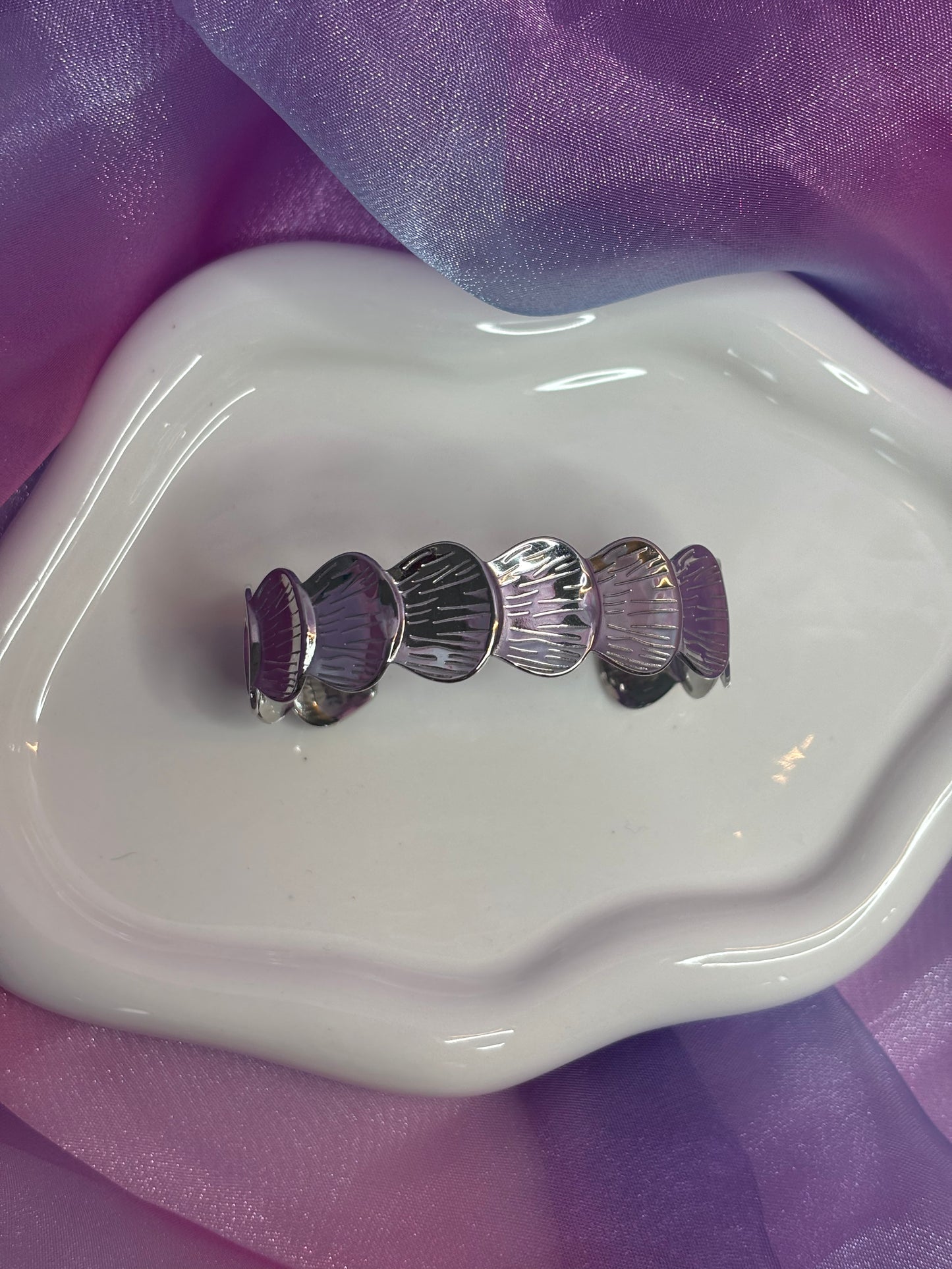 Bracciale rigido conchiglia