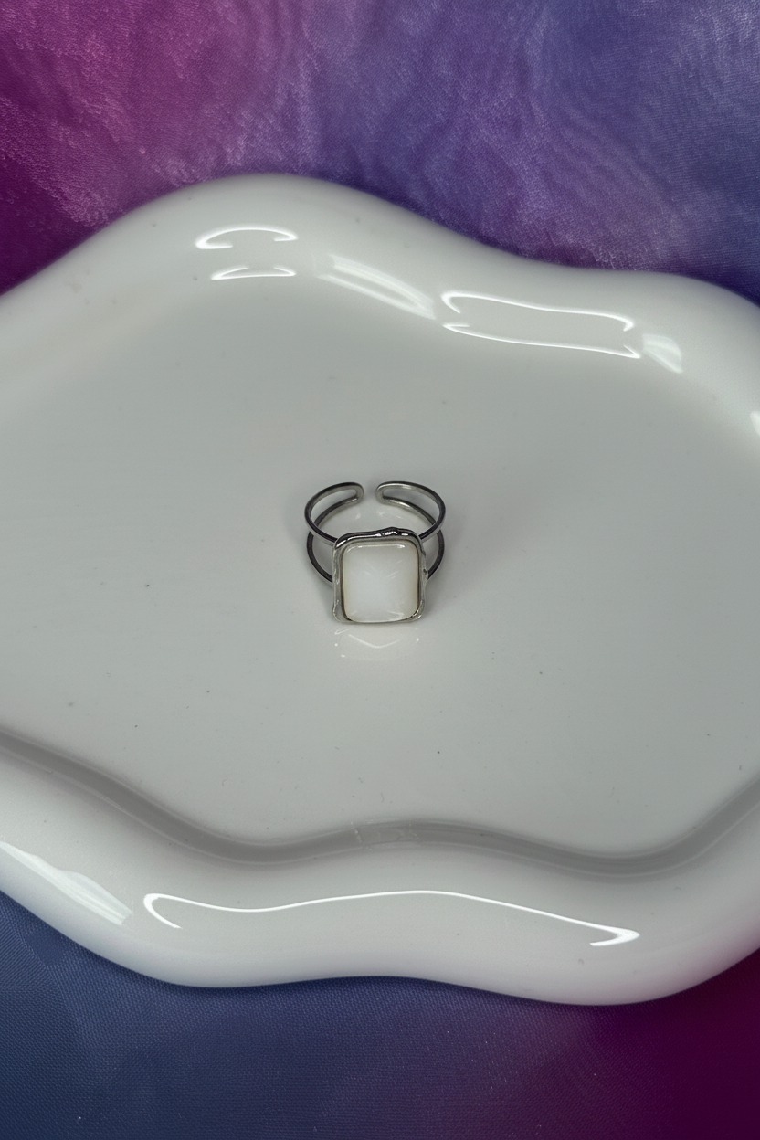 Anello White Opal