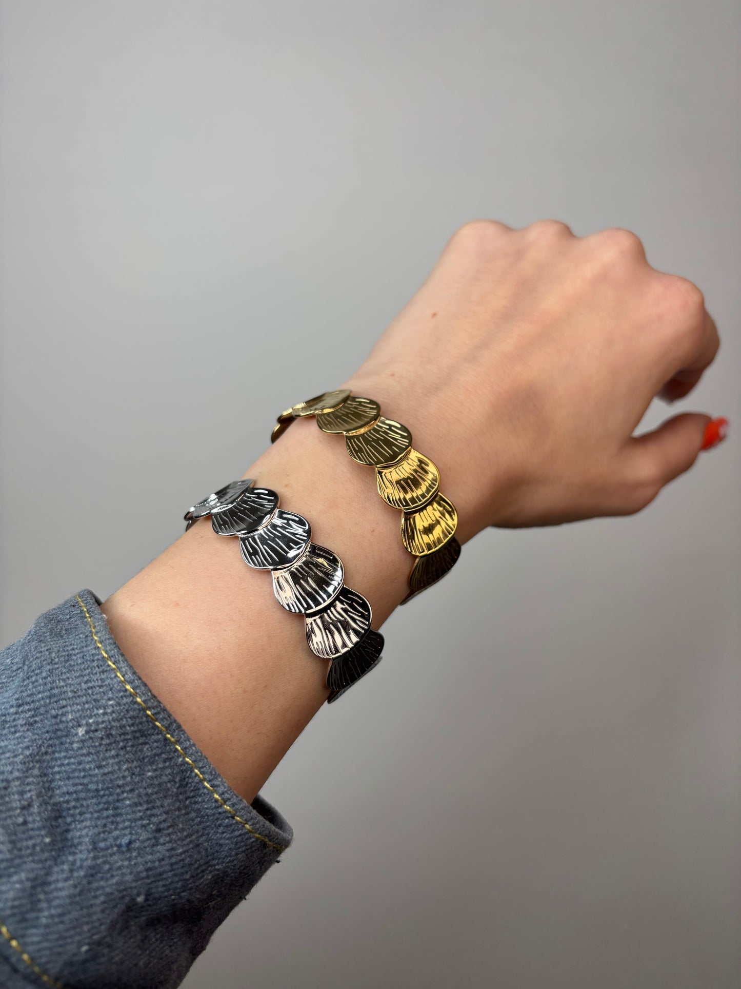 Bracciale rigido conchiglia